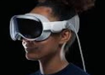 Apple Vision Pro VR Headset: Pioneering the Future of Virtual Reality