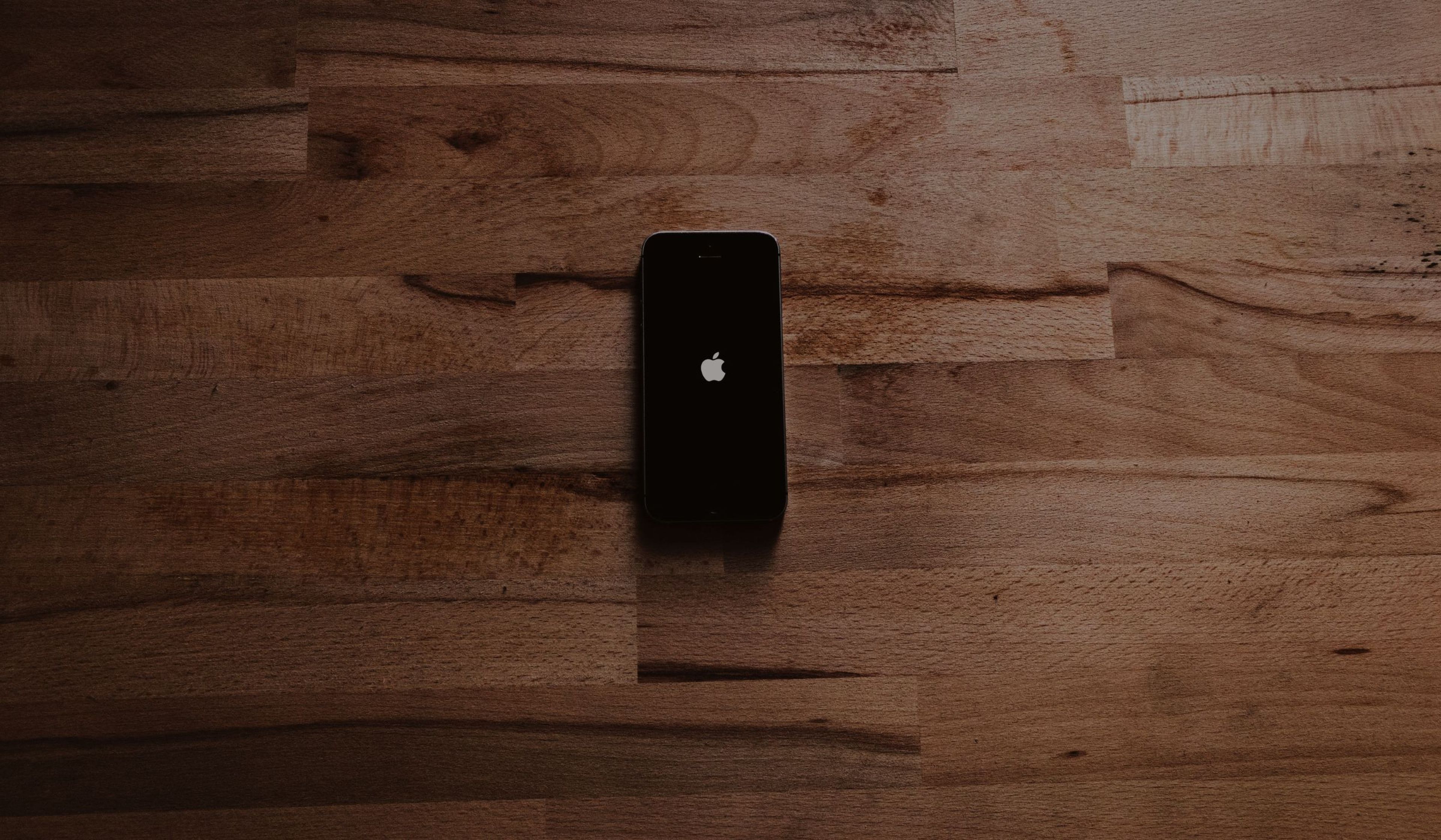 The mysterious case of iPhones that turn off by themselves at night