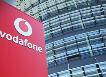 Vodafone Italia for sale?  The networks would go to Fastweb, the customers to Iliad